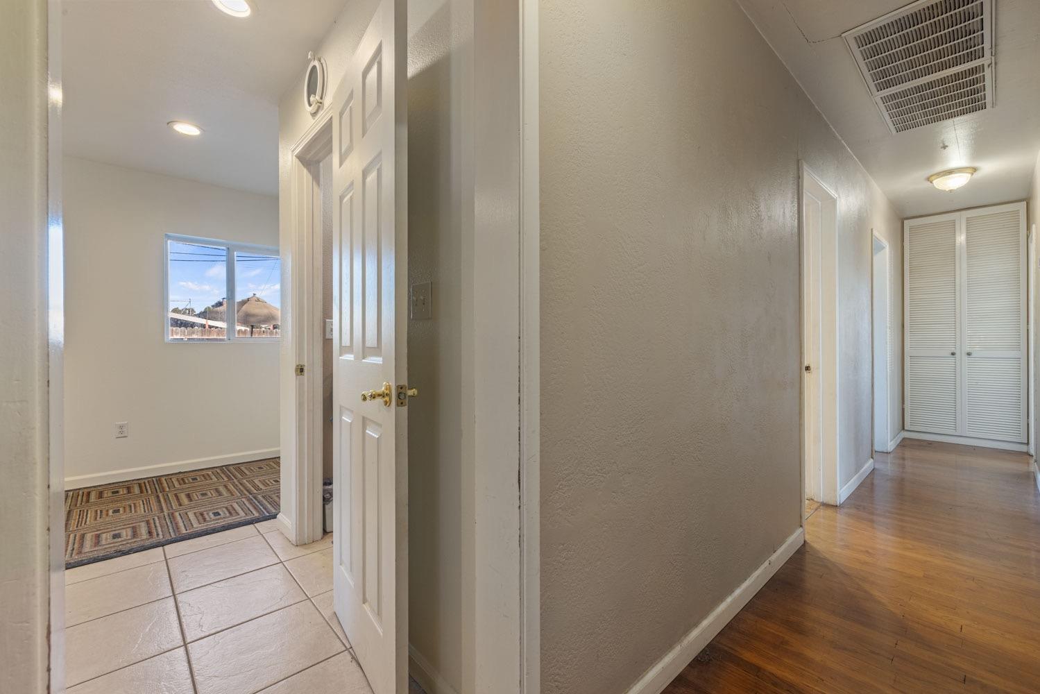 Detail Gallery Image 17 of 30 For 1317 Oakwood Dr, Modesto,  CA 95350 - 3 Beds | 2 Baths