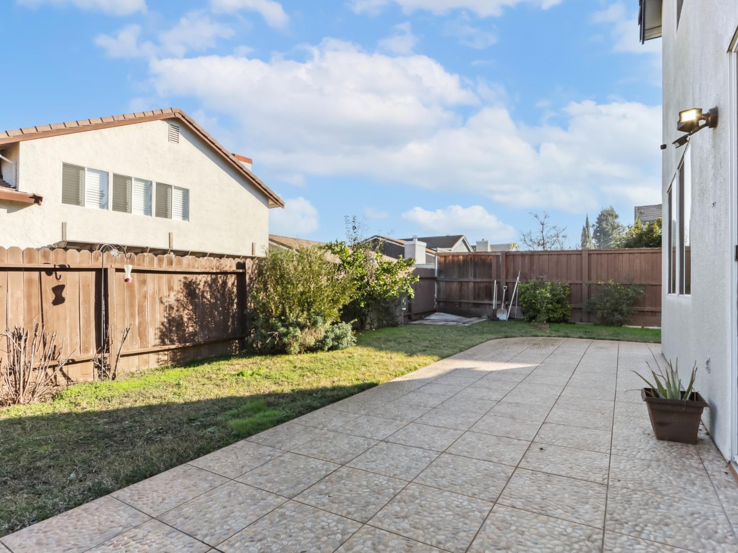 Goldy Glen Way, Elk Grove, California image 35