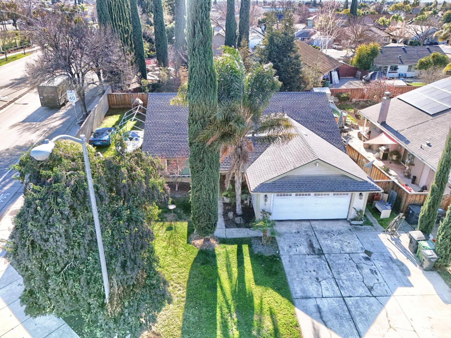 Detail Gallery Image 4 of 79 For 660 Centre Court Dr, Tracy,  CA 95376 - 3 Beds | 2 Baths