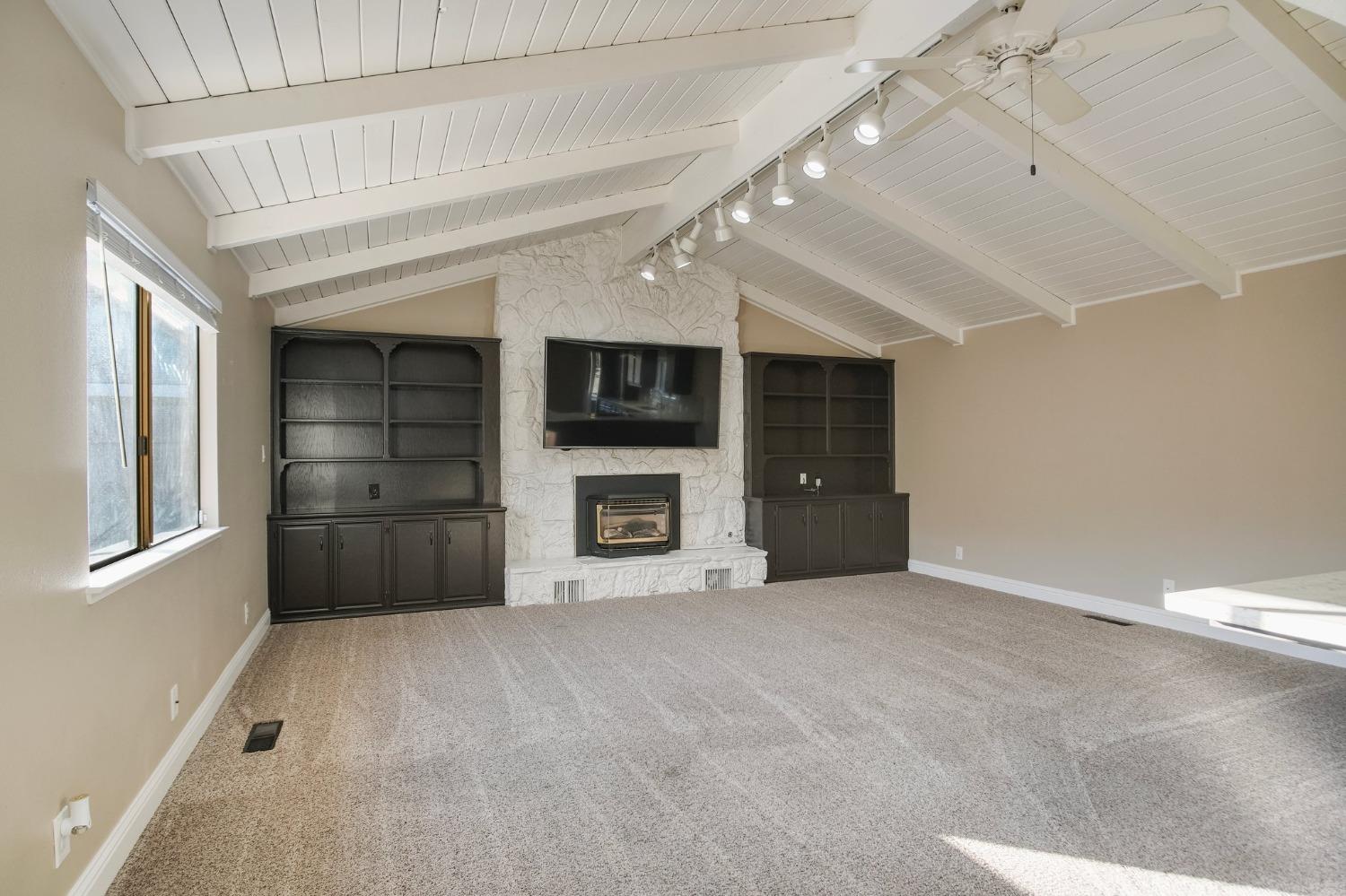 Detail Gallery Image 9 of 31 For 1981 Sunset Ct, Oakdale,  CA 95361 - 3 Beds | 2 Baths