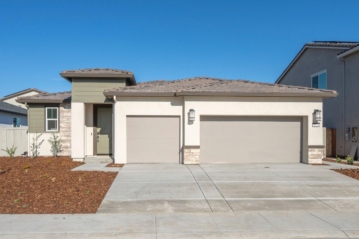 Detail Gallery Image 2 of 25 For 1224 S Marmo Cir, Roseville,  CA 95747 - 3 Beds | 2/1 Baths