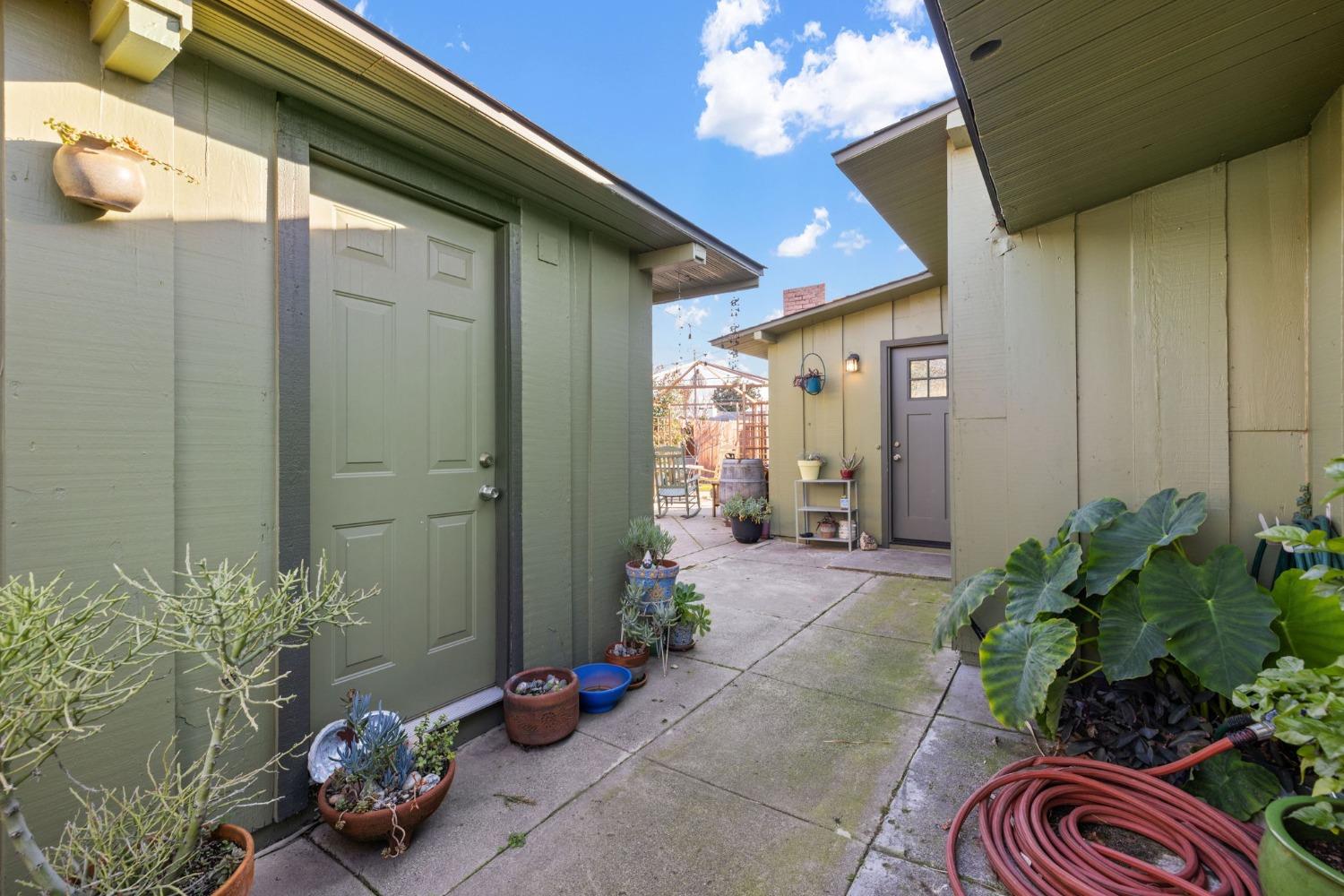 Detail Gallery Image 36 of 38 For 2154 62nd Ave, Sacramento,  CA 95822 - 4 Beds | 2 Baths