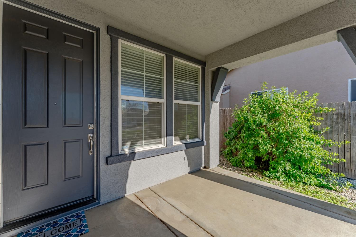 Detail Gallery Image 5 of 39 For 2141 August Way, Olivehurst,  CA 95961 - 3 Beds | 2 Baths