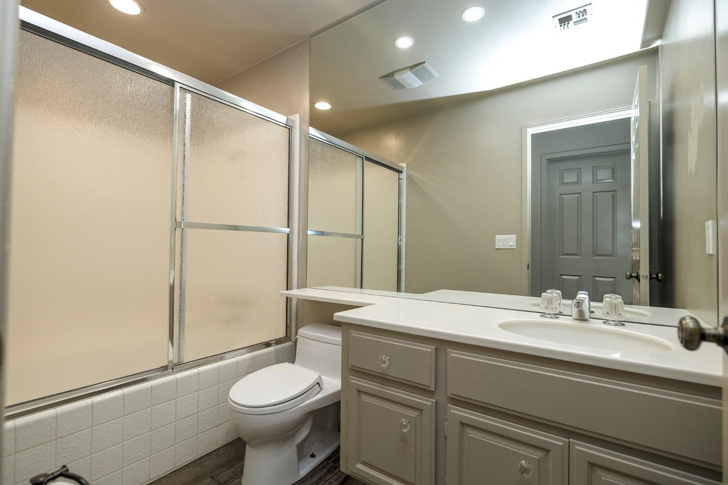 Detail Gallery Image 32 of 55 For 2716 Sherwood Ave a,  Modesto,  CA 95350 - 2 Beds | 2 Baths