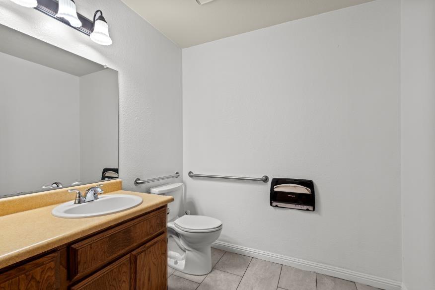 Detail Gallery Image 2 of 7 For 1811 Grand Canal #7,  Stockton,  CA 95207 - – Beds | – Baths