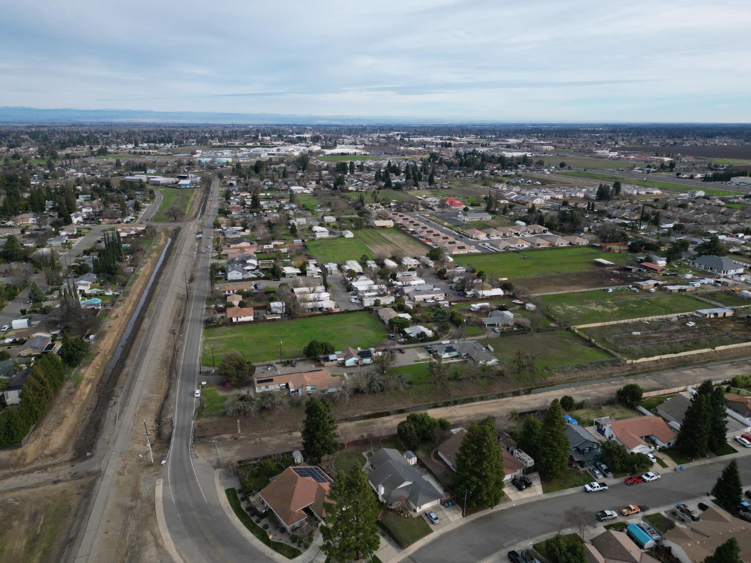 Jefferson Avenue, Yuba City, California image 9