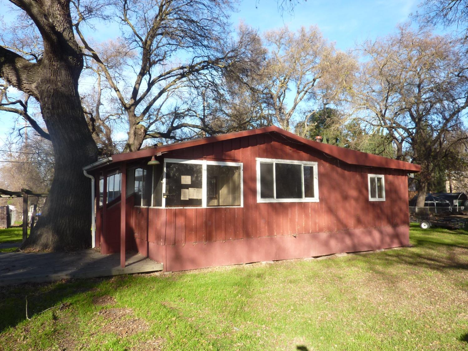 Detail Gallery Image 1 of 17 For 785 E Willow Ave, Manteca,  CA 95337 - 2 Beds | 1 Baths