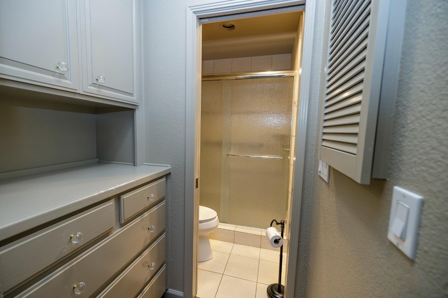 Detail Gallery Image 43 of 55 For 2716 Sherwood Ave a,  Modesto,  CA 95350 - 2 Beds | 2 Baths