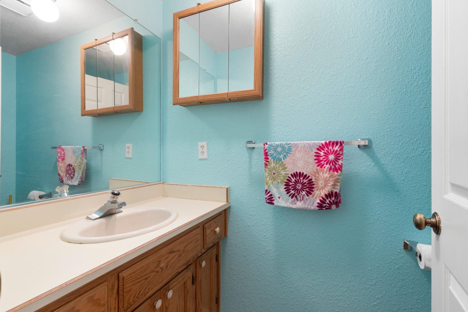 Detail Gallery Image 17 of 52 For 9917 Oak Knoll Dr, Oakdale,  CA 95361 - 4 Beds | 3/1 Baths