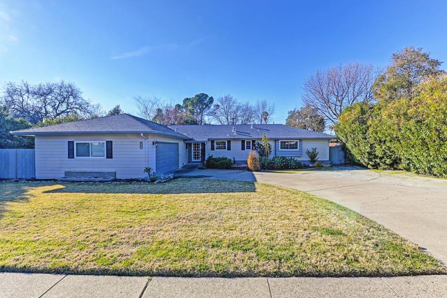 Detail Gallery Image 2 of 32 For 5507 Primrose Dr, Citrus Heights,  CA 95610 - 3 Beds | 2 Baths