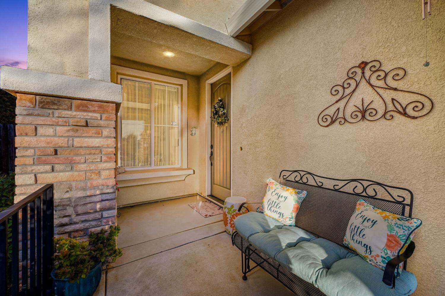 Detail Gallery Image 4 of 85 For 12381 Montauk Way, Rancho Cordova,  CA 95742 - 4 Beds | 4 Baths