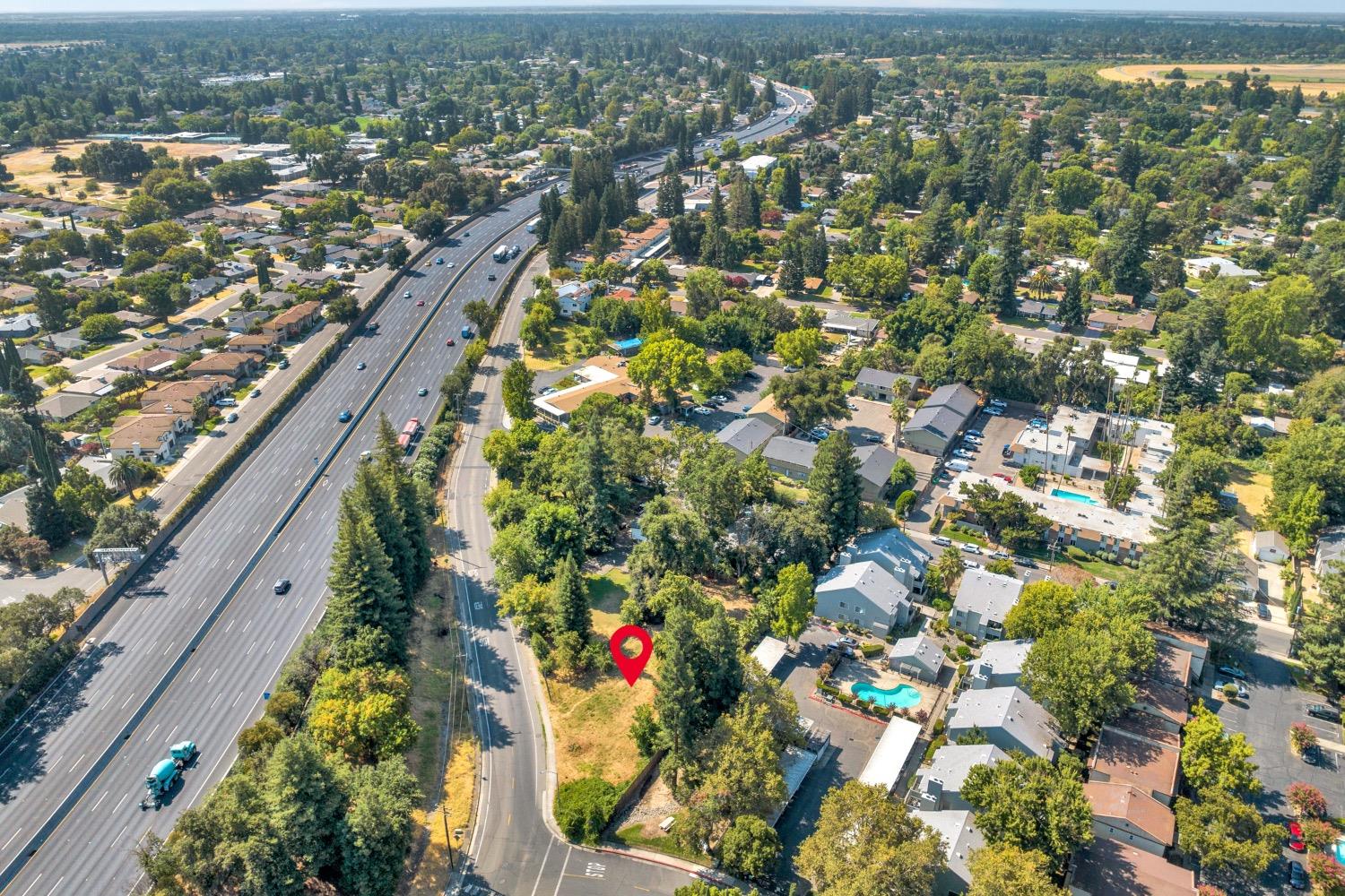 Riverside Boulevard, Sacramento, California image 8