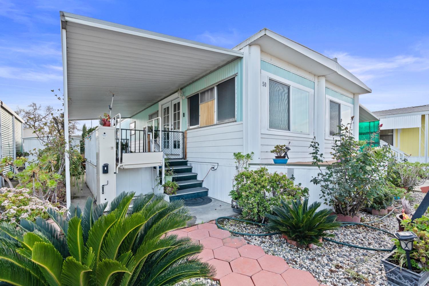Detail Gallery Image 2 of 25 For 10780 N Highway 99 50, Stockton,  CA 95212 - 2 Beds | 2 Baths