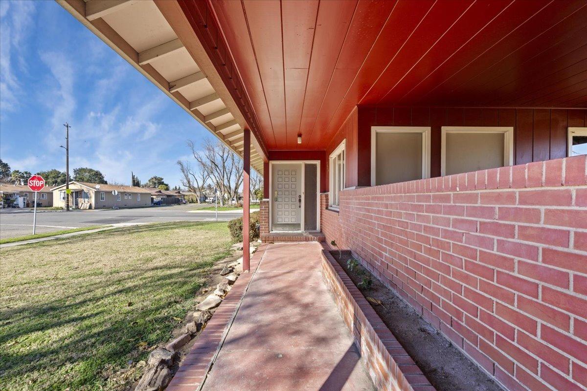 Detail Gallery Image 6 of 37 For 529 N 3rd St, Patterson,  CA 95363 - 3 Beds | 2 Baths