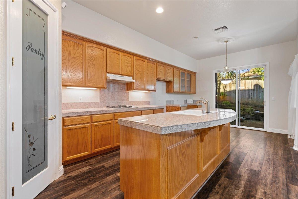 Detail Gallery Image 16 of 41 For 8133 E Carriage Ln, Fair Oaks,  CA 95628 - 3 Beds | 2 Baths