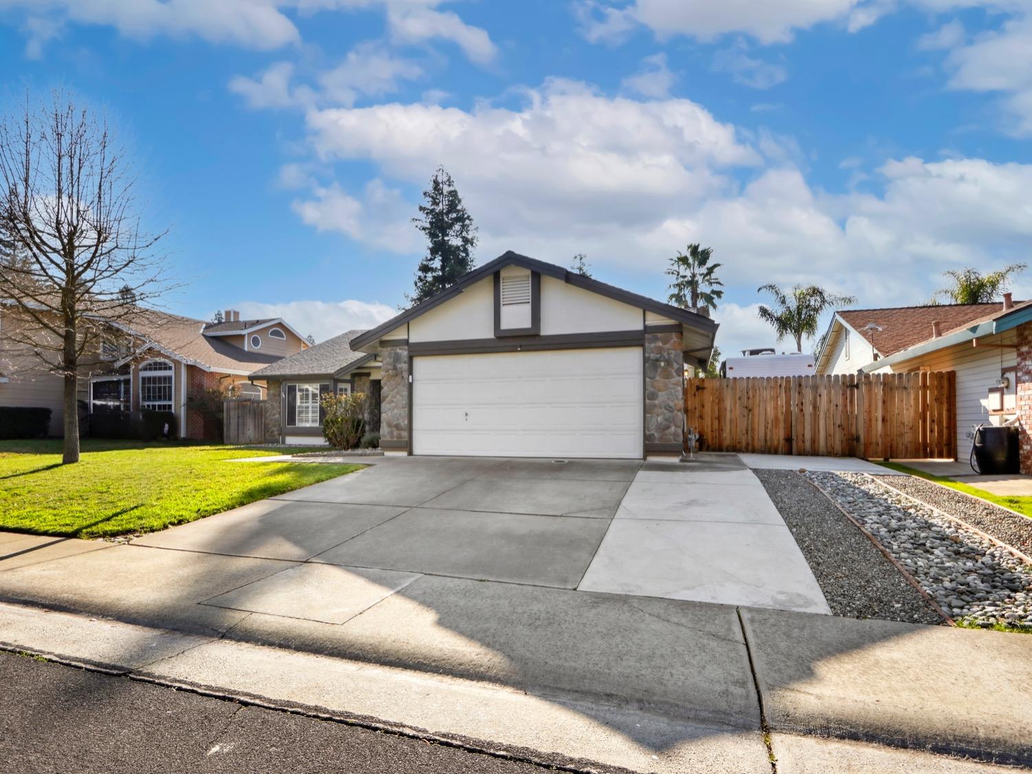 Kneeland Court, Elk Grove, California image 7