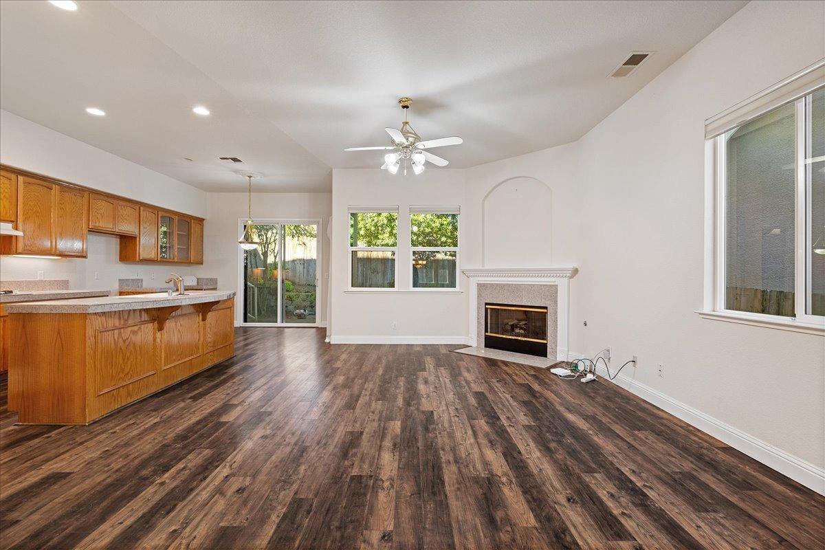 Detail Gallery Image 11 of 41 For 8133 E Carriage Ln, Fair Oaks,  CA 95628 - 3 Beds | 2 Baths