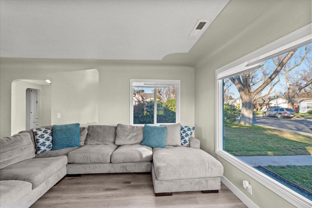 Detail Gallery Image 8 of 27 For 301 Santa Barbara Ave, Modesto,  CA 95354 - 2 Beds | 1 Baths