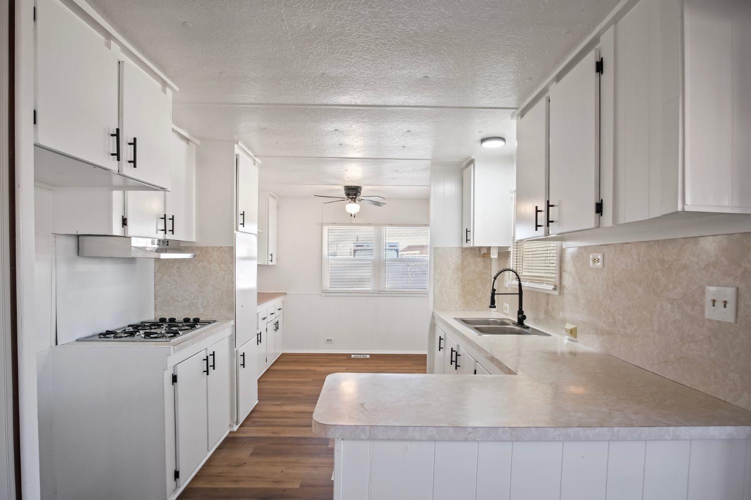 Detail Gallery Image 5 of 18 For 5548 Keith Ct #7, Turlock,  CA 95382 - 1 Beds | 1 Baths