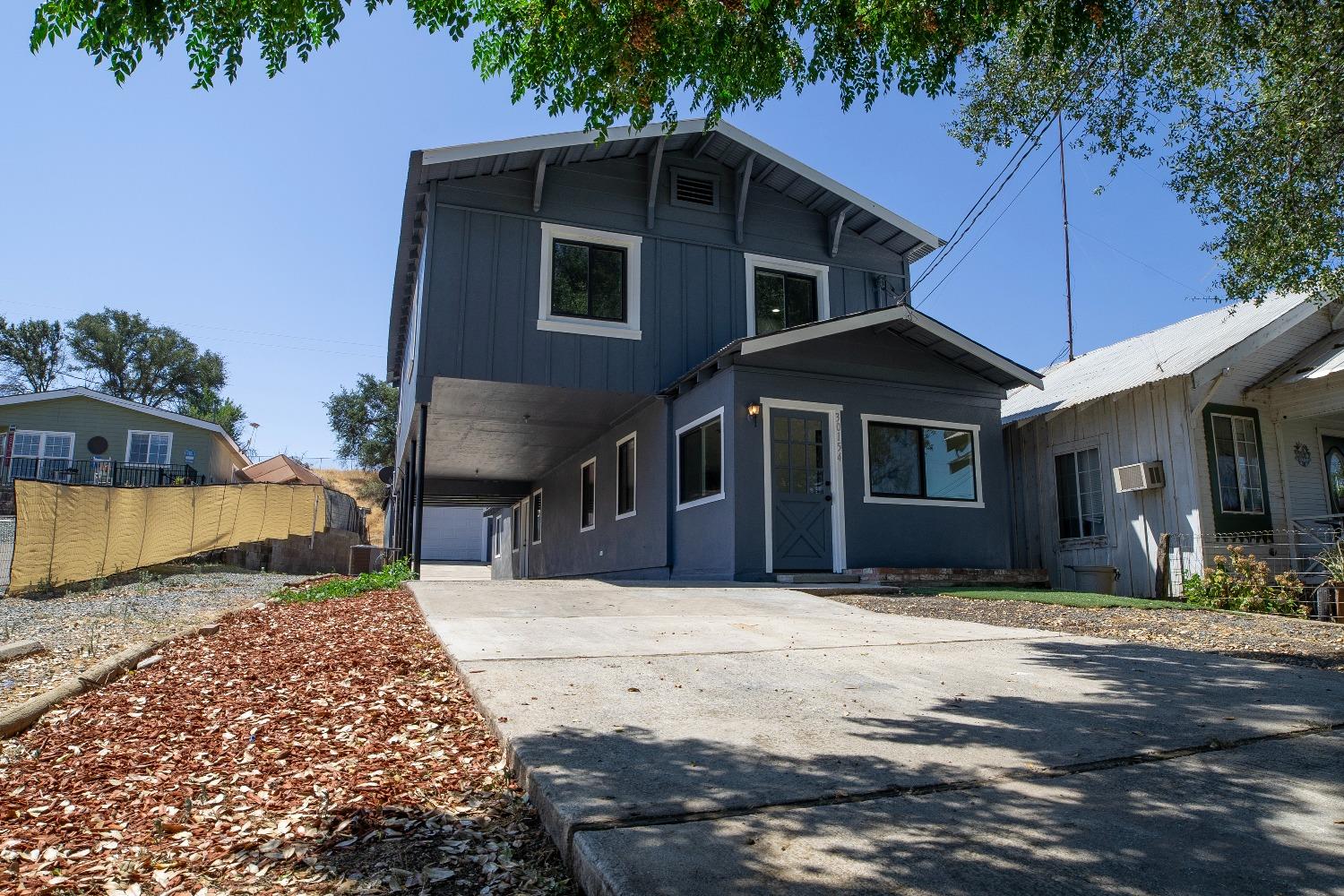 Yosemite Boulevard, La Grange, California image 3