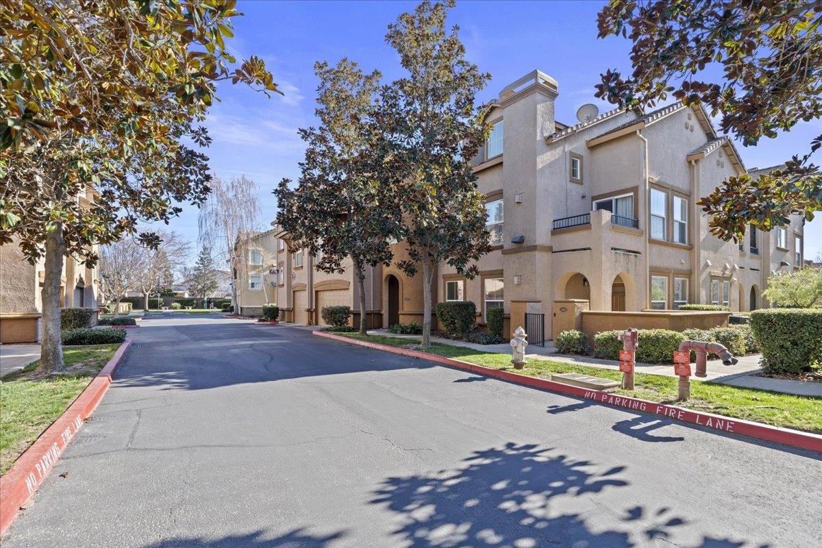 Dunlay Dr #2416, Sacramento, California image 2