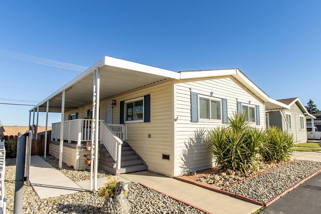 Detail Gallery Image 3 of 47 For 19667 American Ave 2, Hilmar,  CA 95324 - 2 Beds | 2 Baths