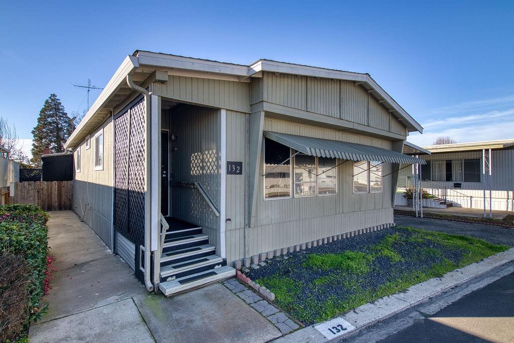Detail Gallery Image 1 of 1 For 2505 Jackson Ave 132, Escalon,  CA 95320 - 3 Beds | 3 Baths