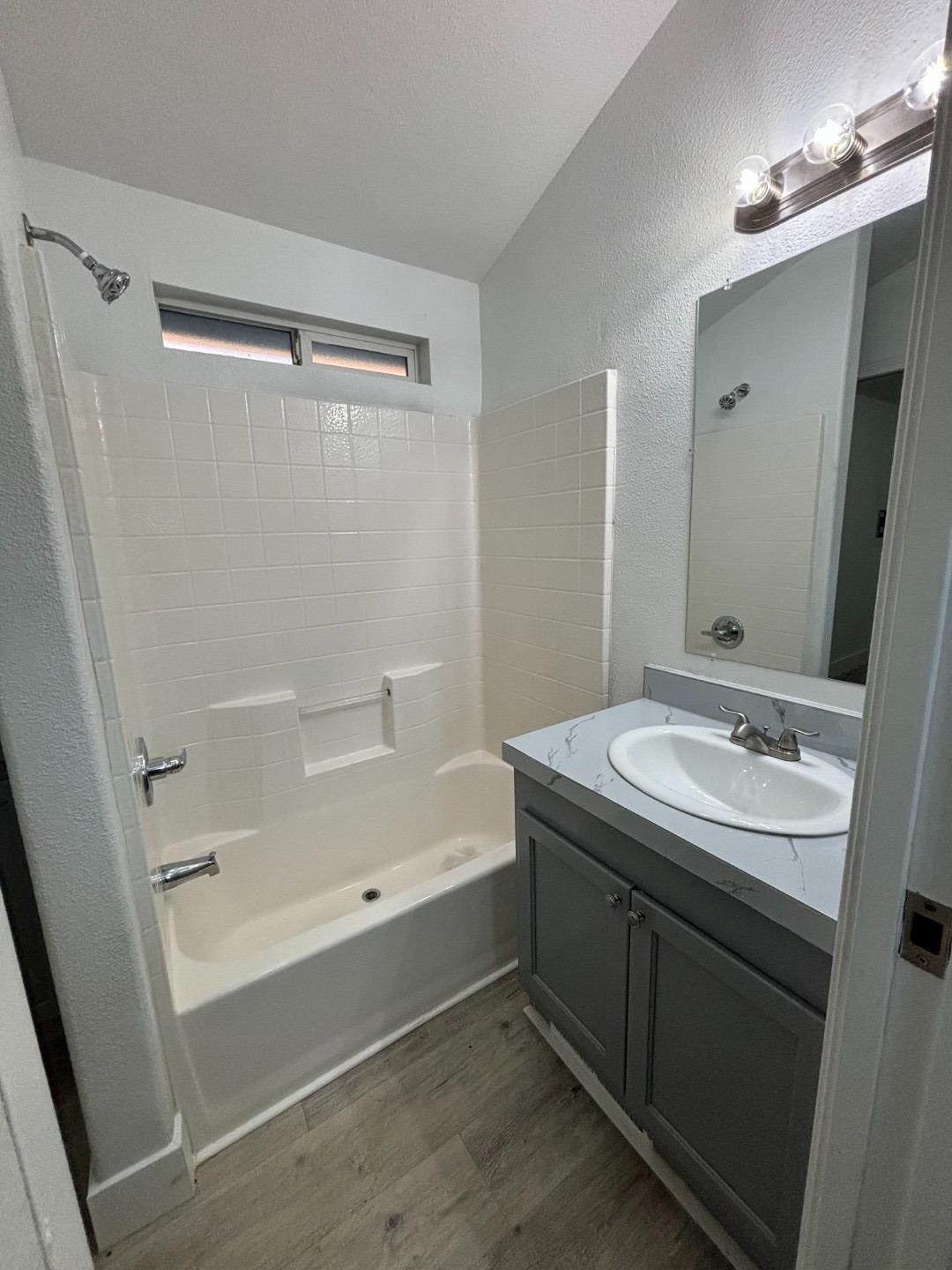 Detail Gallery Image 3 of 5 For 5000 Auburn Blvd. 12, Sacramento,  CA 95841 - 1 Beds | 1 Baths