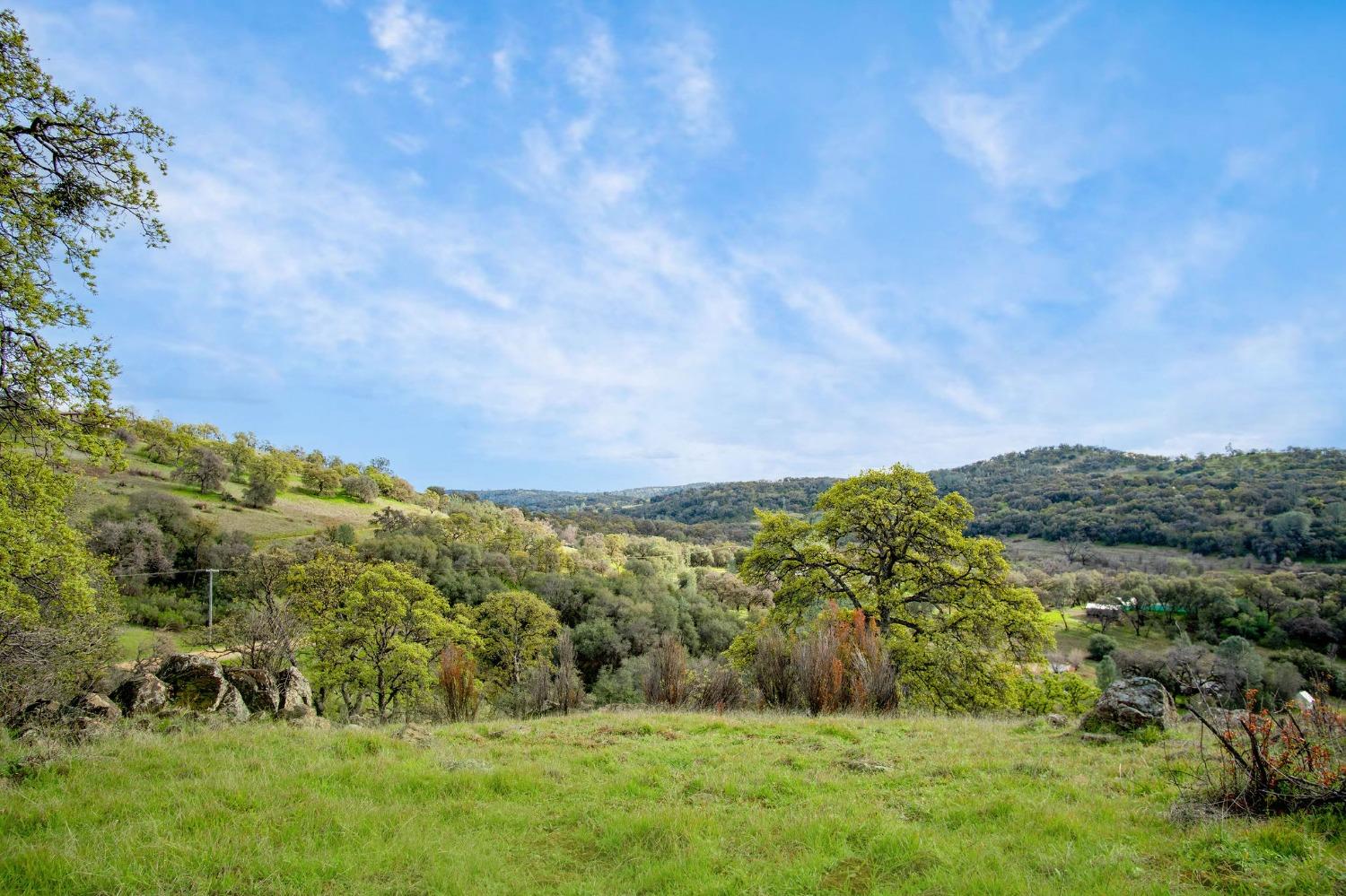 Dawnridge Court, Grass Valley, California image 9