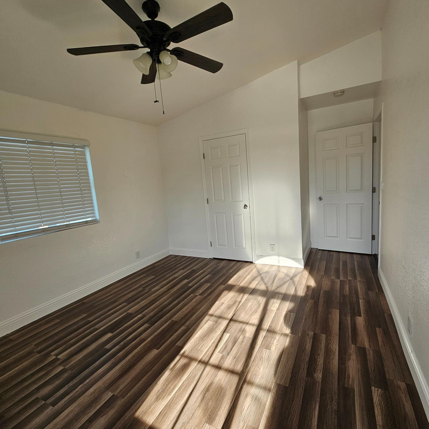 Detail Gallery Image 13 of 36 For 1548 Carpenter Rd, Stockton,  CA 95206 - 4 Beds | 2/1 Baths