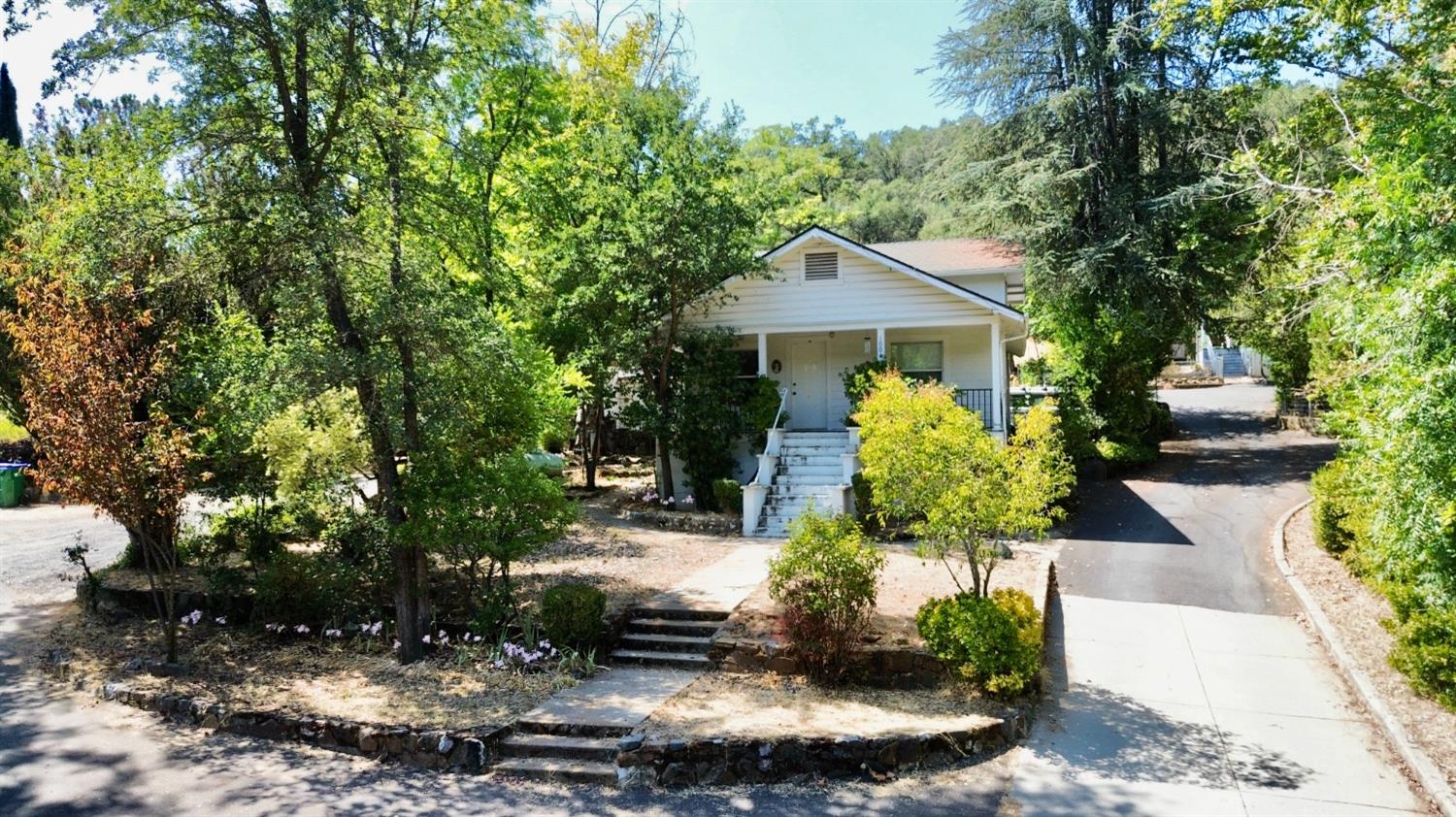 Chestnut Avenue, Tuolumne, California image 3