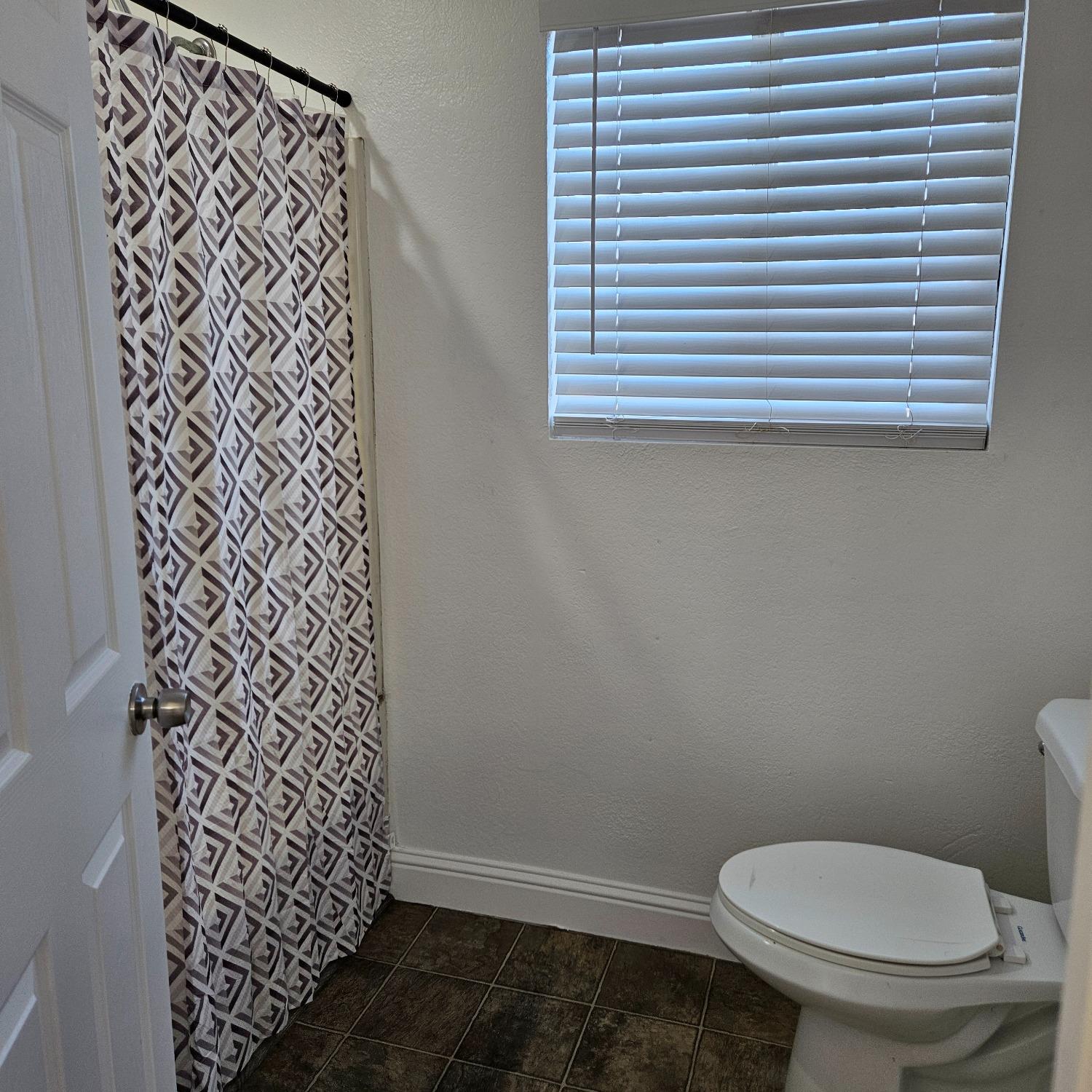 Detail Gallery Image 23 of 36 For 1548 Carpenter Rd, Stockton,  CA 95206 - 4 Beds | 2/1 Baths