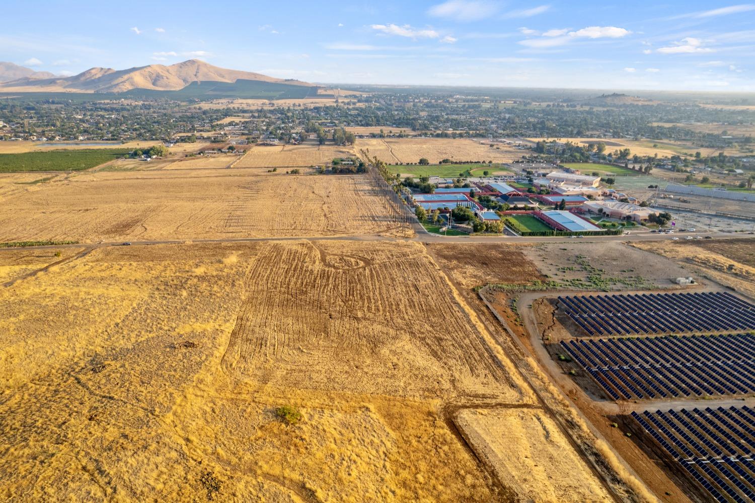 E Putnam Avenue, Porterville, California image 16