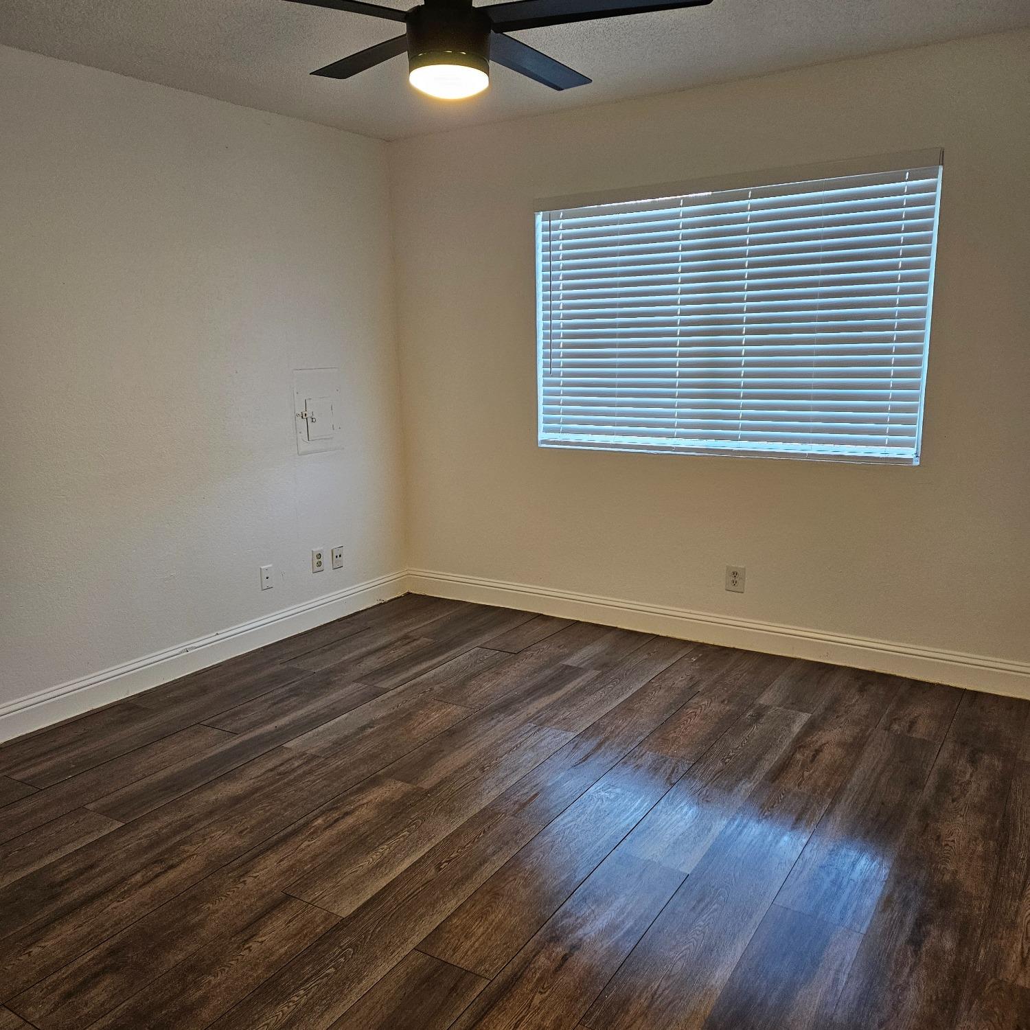 Detail Gallery Image 7 of 36 For 1548 Carpenter Rd, Stockton,  CA 95206 - 4 Beds | 2/1 Baths