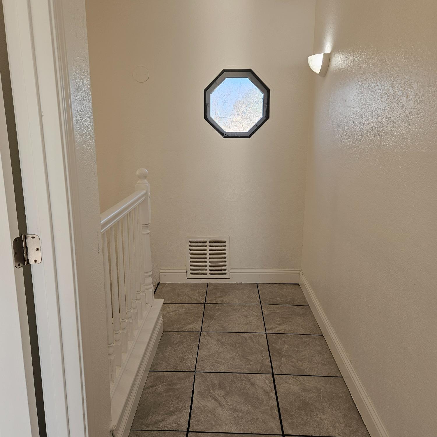 Detail Gallery Image 15 of 36 For 1548 Carpenter Rd, Stockton,  CA 95206 - 4 Beds | 2/1 Baths