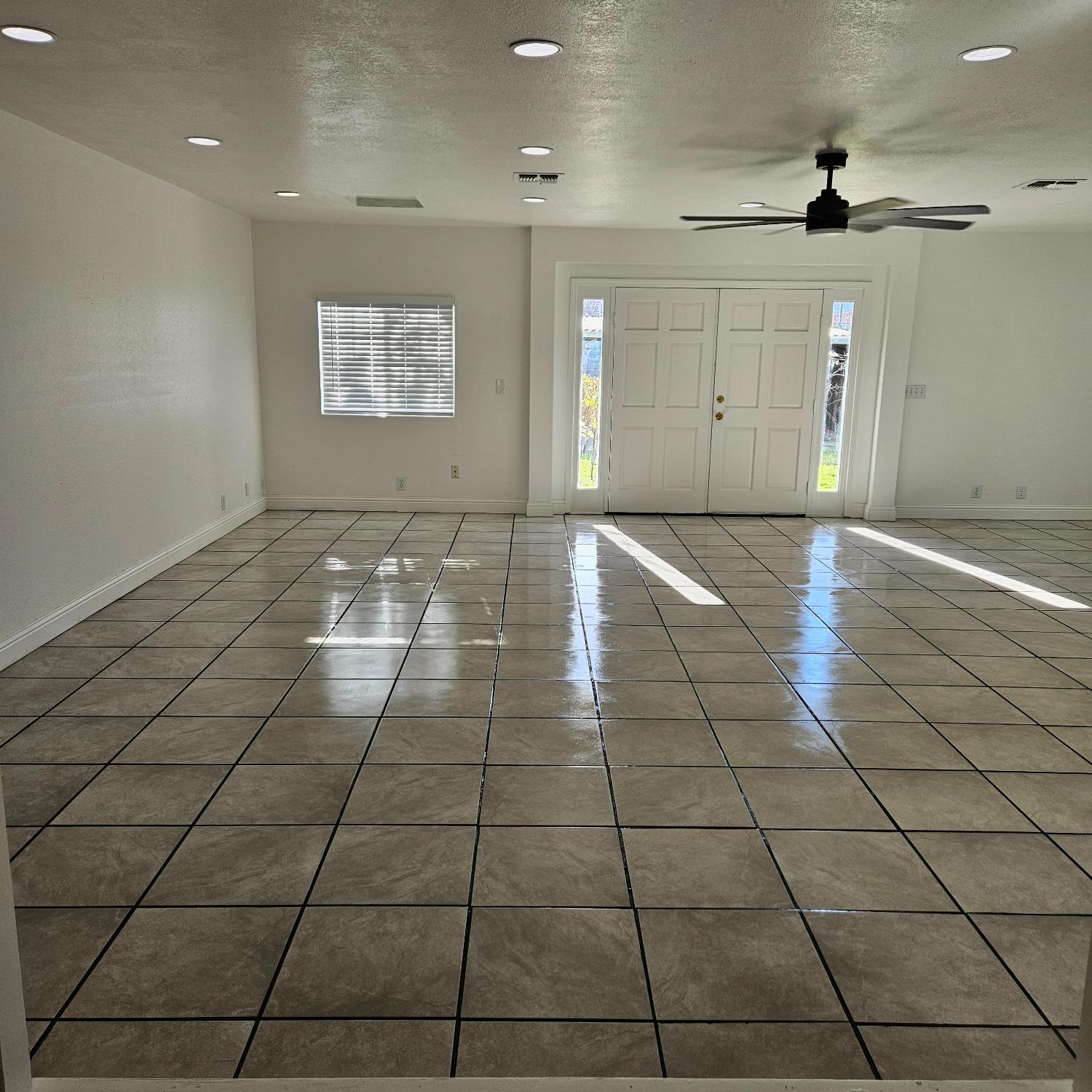 Detail Gallery Image 31 of 36 For 1548 Carpenter Rd, Stockton,  CA 95206 - 4 Beds | 2/1 Baths