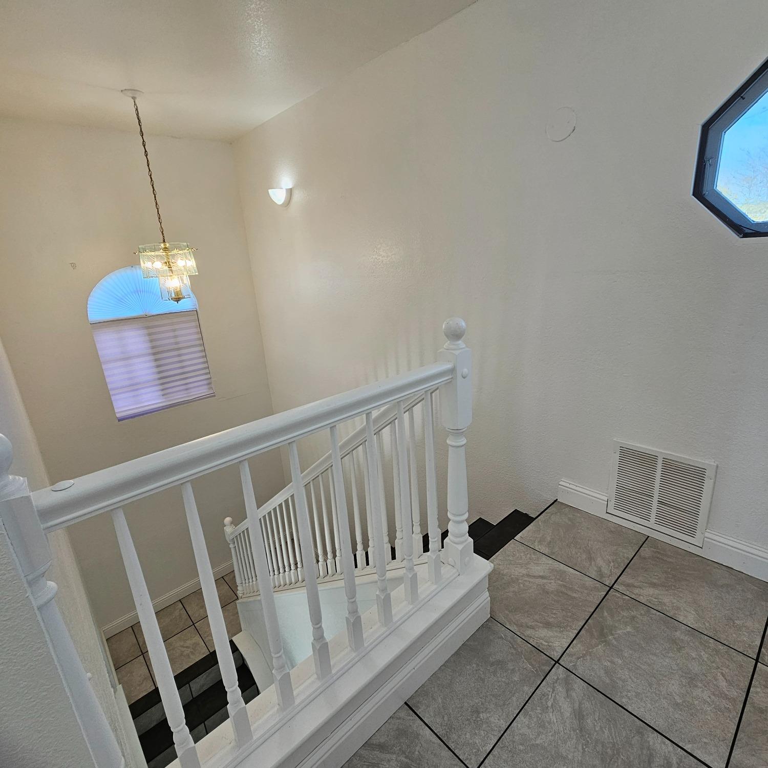 Detail Gallery Image 16 of 36 For 1548 Carpenter Rd, Stockton,  CA 95206 - 4 Beds | 2/1 Baths