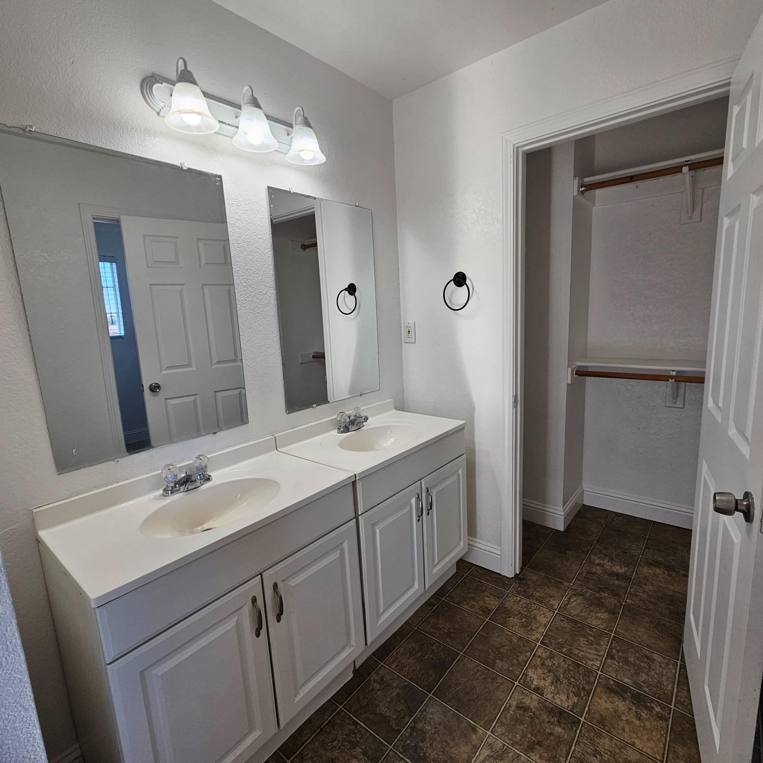 Detail Gallery Image 21 of 36 For 1548 Carpenter Rd, Stockton,  CA 95206 - 4 Beds | 2/1 Baths