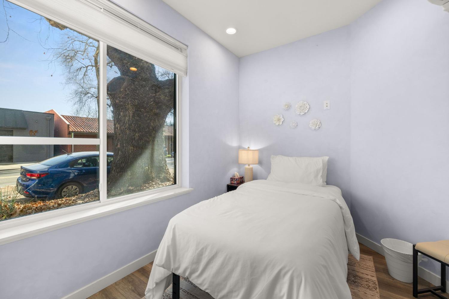 Detail Gallery Image 11 of 53 For 1816 5th St, Sacramento,  CA 95811 - 3 Beds | 2/1 Baths