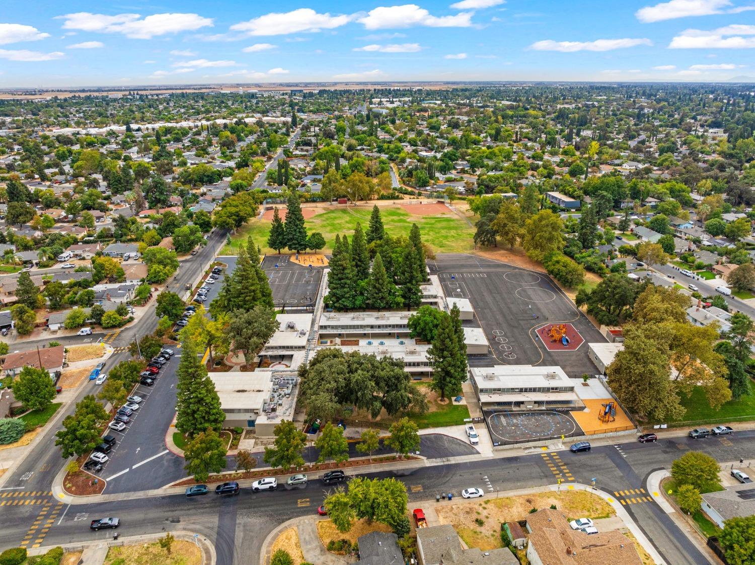 Moraine Circle, Rancho Cordova, California image 38