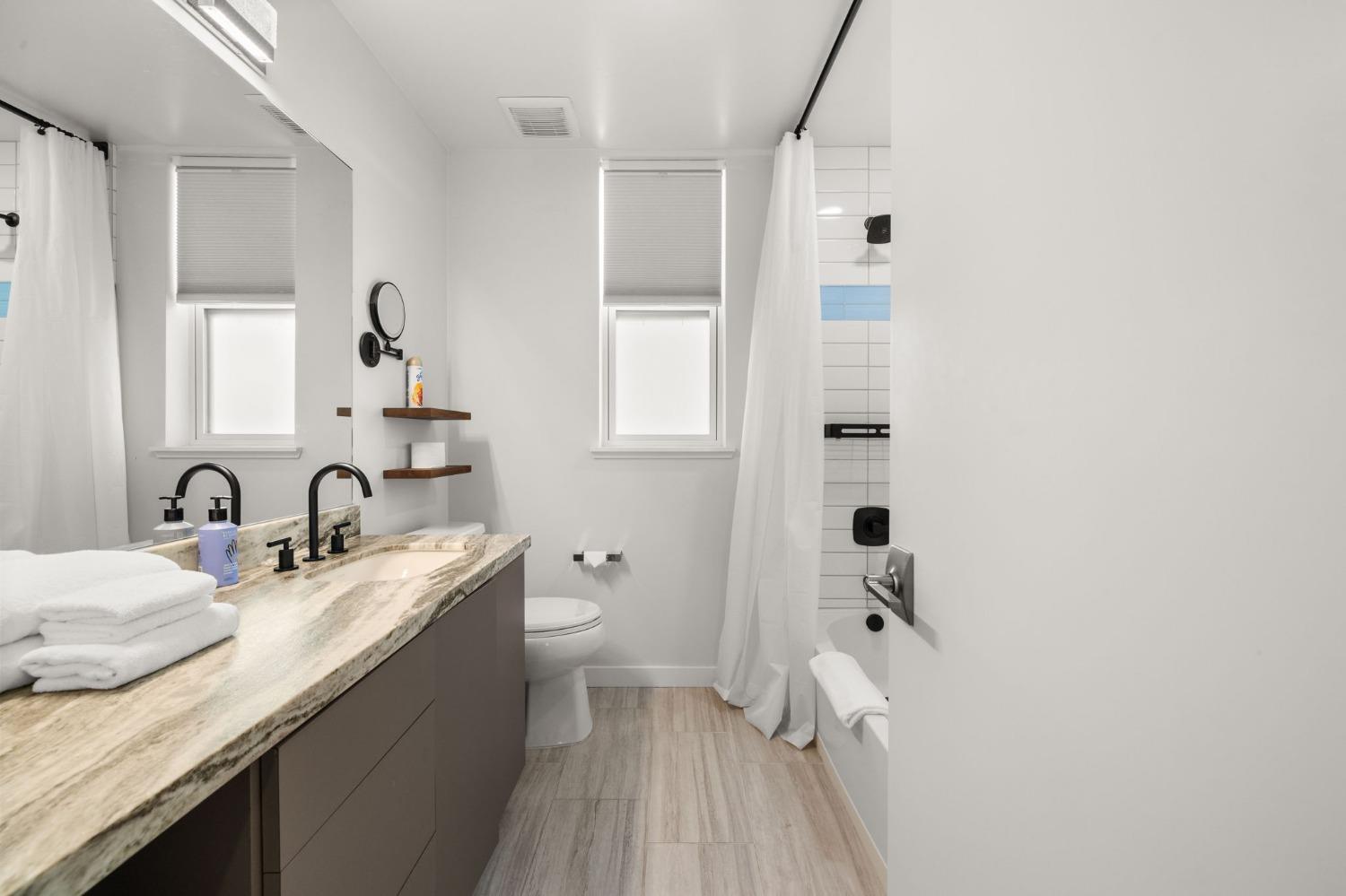 Detail Gallery Image 35 of 53 For 1816 5th St, Sacramento,  CA 95811 - 3 Beds | 2/1 Baths