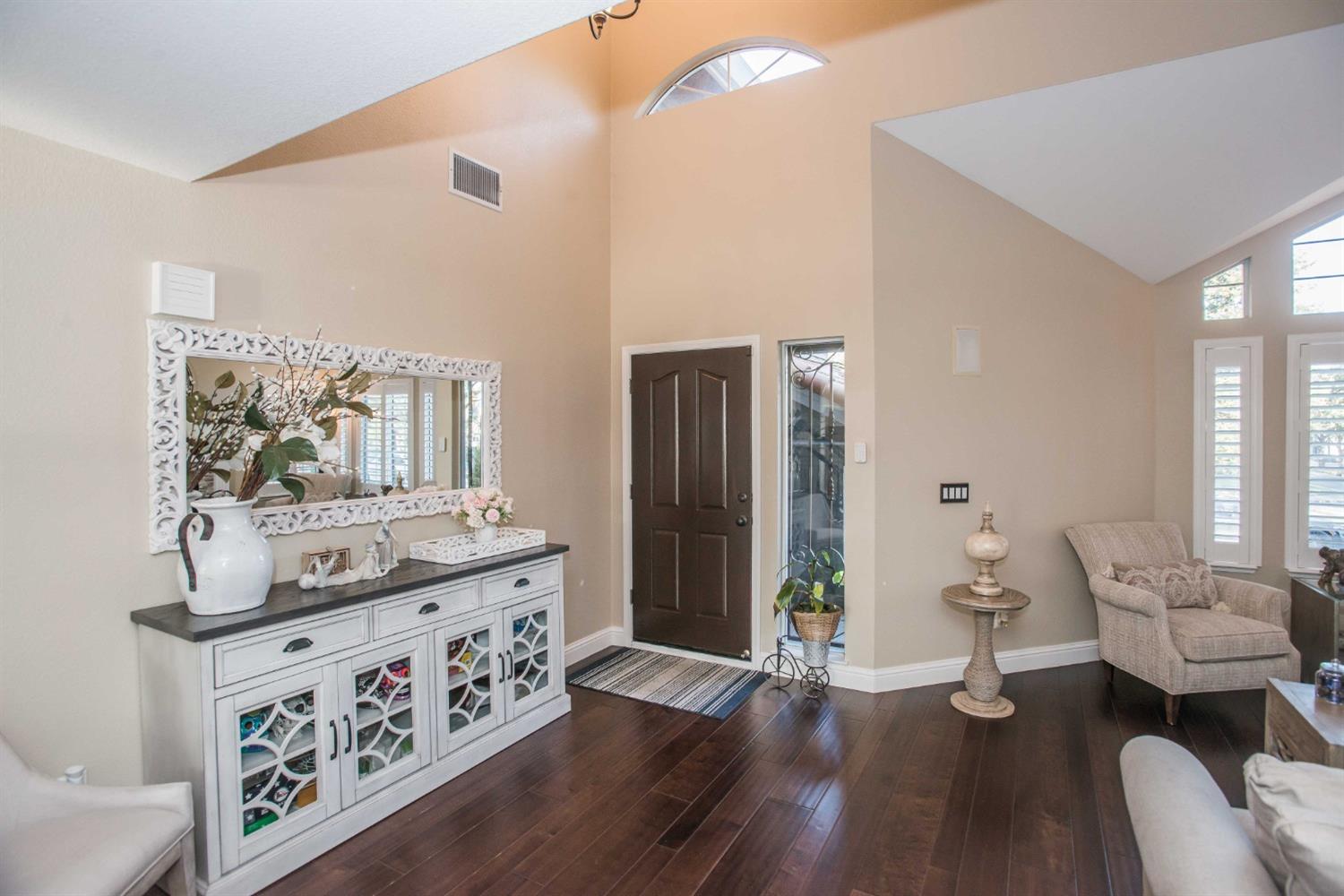 Detail Gallery Image 7 of 66 For 4646 Saint Andrews Dr., Stockton,  CA 95219 - 5 Beds | 3 Baths
