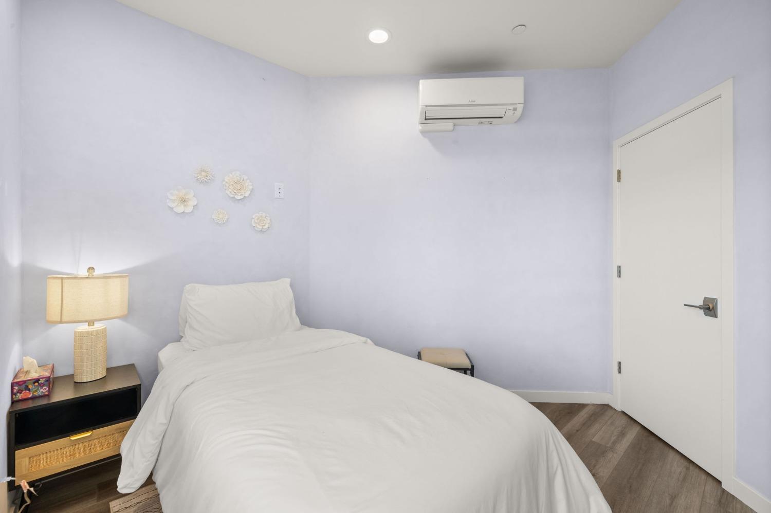 Detail Gallery Image 10 of 53 For 1816 5th St, Sacramento,  CA 95811 - 3 Beds | 2/1 Baths