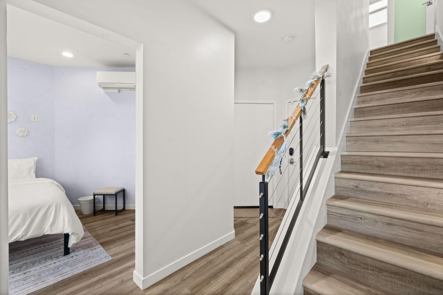 Detail Gallery Image 8 of 53 For 1816 5th St, Sacramento,  CA 95811 - 3 Beds | 2/1 Baths
