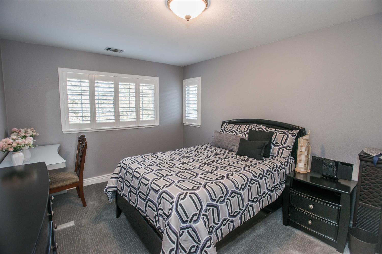 Detail Gallery Image 40 of 66 For 4646 Saint Andrews Dr., Stockton,  CA 95219 - 5 Beds | 3 Baths
