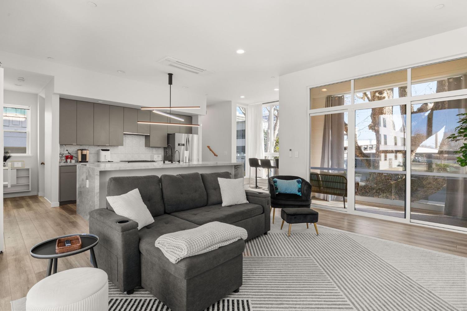Detail Gallery Image 18 of 53 For 1816 5th St, Sacramento,  CA 95811 - 3 Beds | 2/1 Baths