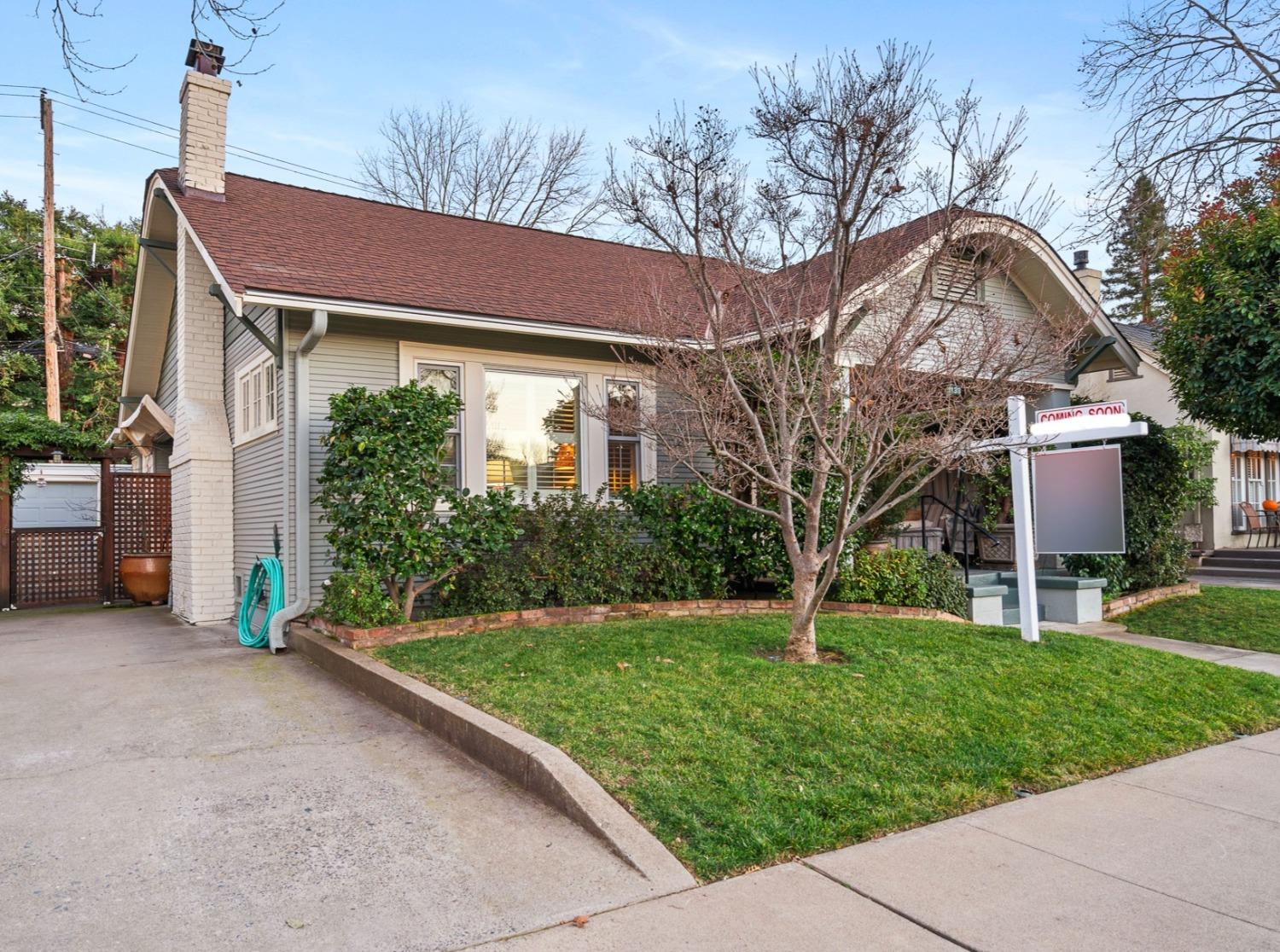 Detail Gallery Image 1 of 1 For 1133 37th St, Sacramento,  CA 95816 - 3 Beds | 2/1 Baths