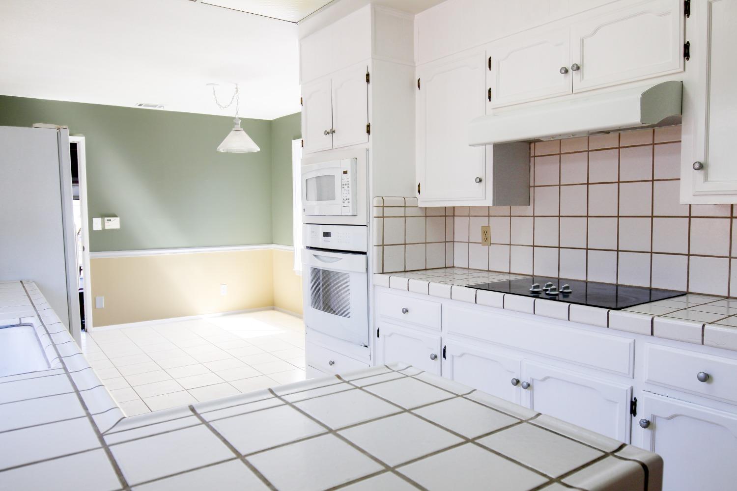 Detail Gallery Image 13 of 17 For 3522 Chatsworth Ct, Stockton,  CA 95209 - 3 Beds | 2 Baths