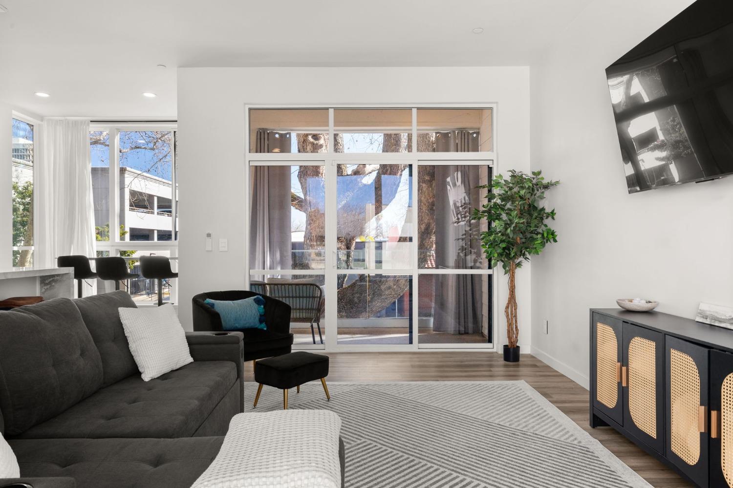 Detail Gallery Image 20 of 53 For 1816 5th St, Sacramento,  CA 95811 - 3 Beds | 2/1 Baths