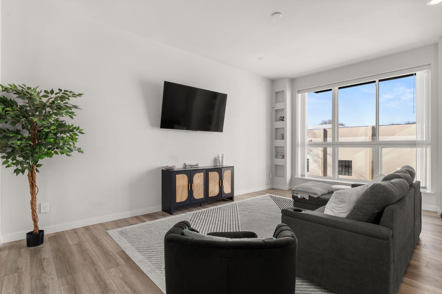 Detail Gallery Image 23 of 53 For 1816 5th St, Sacramento,  CA 95811 - 3 Beds | 2/1 Baths